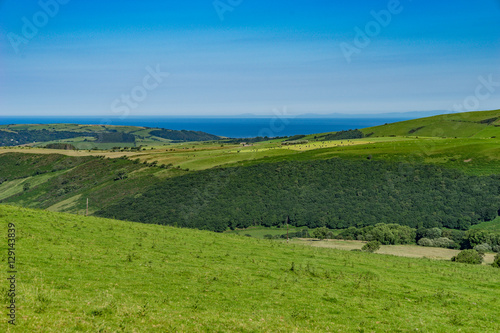 Die herrliche H  gellandschaft bei Trefeurig  Credigion in Wales 