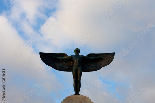 flight of the Icarus sculpture photo