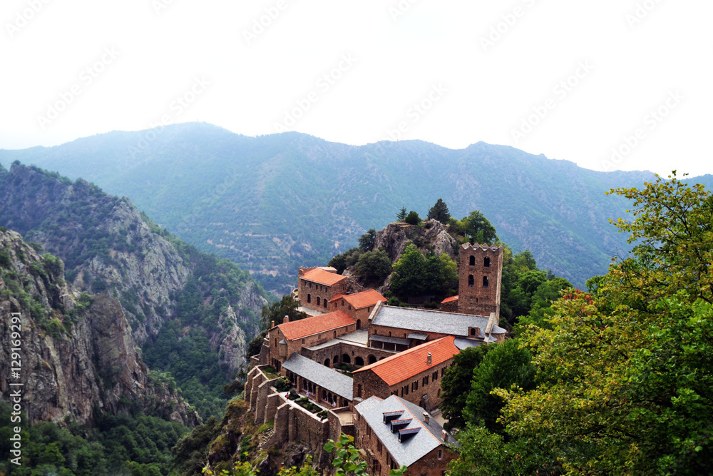 Fototapeta premium Abbaye St Martin du Canigou