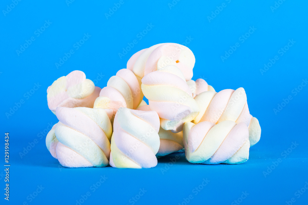 Obraz premium heap of marshmallow on blue