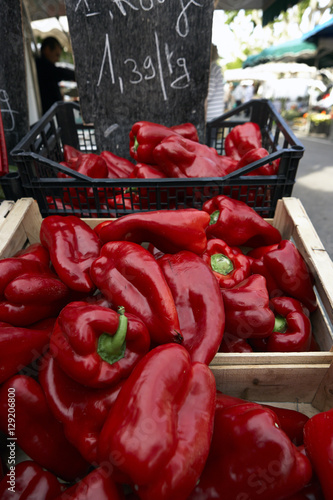 Red Papper-Fresh-Farmer's market-France-Bruno Gaget photo