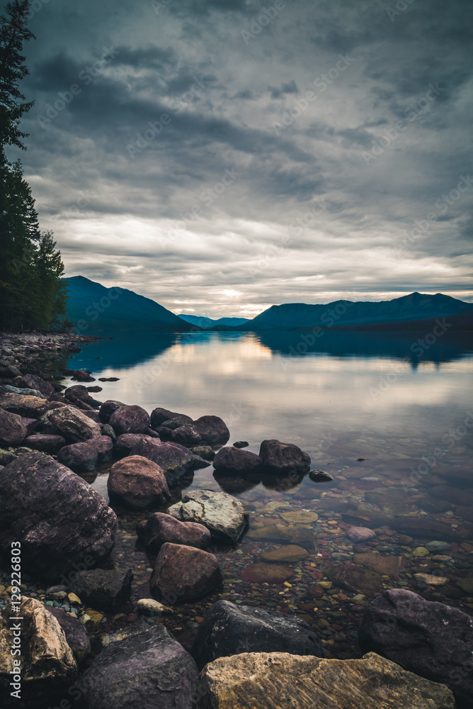 Obraz premium Lake McDonald on overcast day. [Portrait]