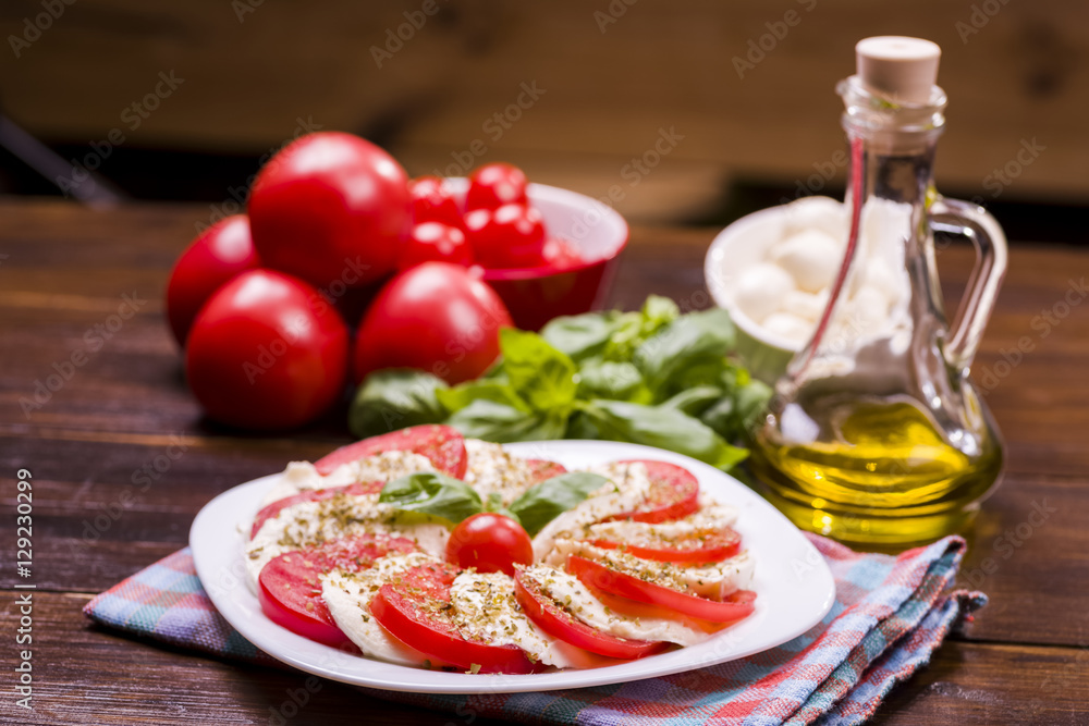 mozzarella cheese and tomatoes mozzarella cheese and tomatoes