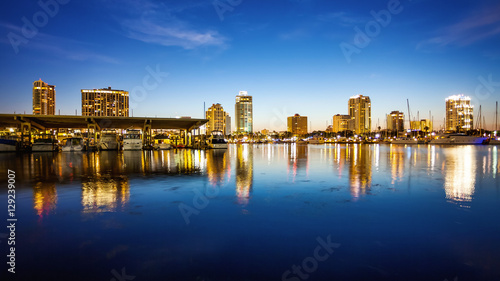 Canvas Print St. Petersburg, Florida Skyline and Marina Cityscape