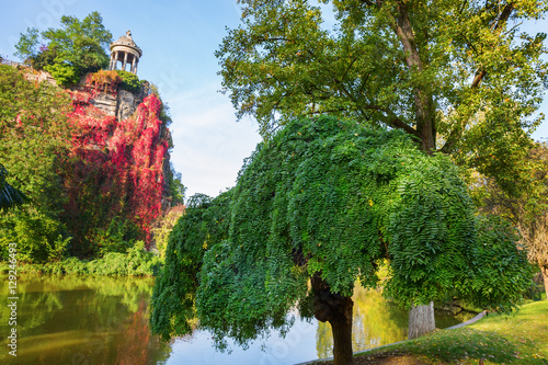 Canvastavla Temple in the park Buttes Chaumont, Paris, France