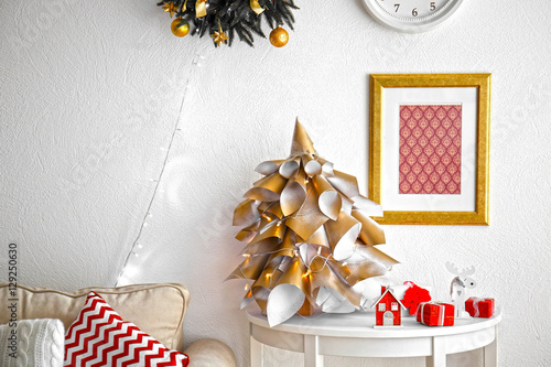 Handmade Christmas tree on ...