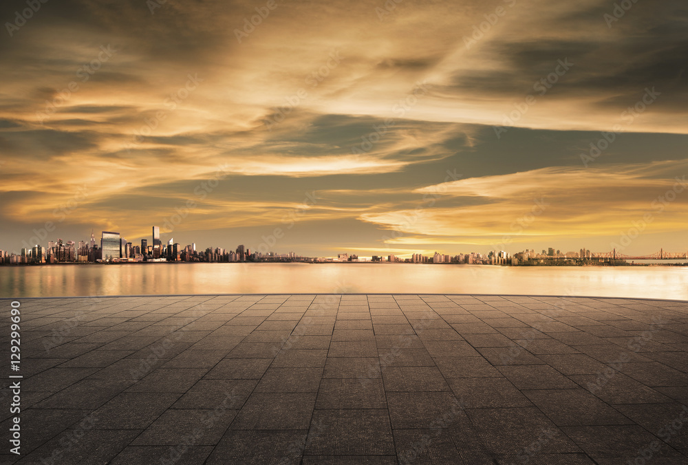 Φωτογραφία cityscape and skyline of downtown in sunset day on view from emp