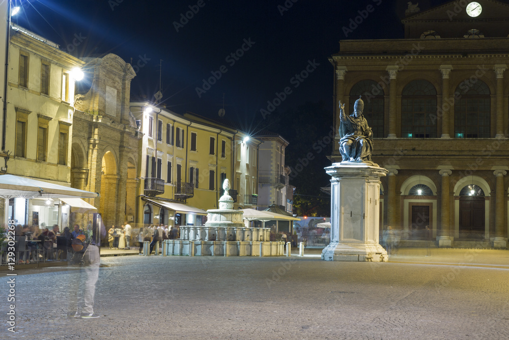 Fototapeta premium Cavour square at night in Rimini, Italy.