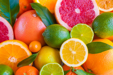 Crédence de cuisine Fruits Agrumes oranges citrons mandarines et limes  © Maresol