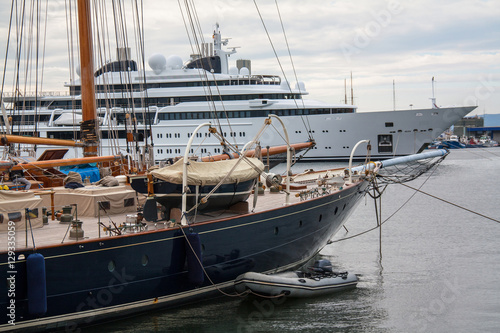 Fotografie Voilier et yacht à quai