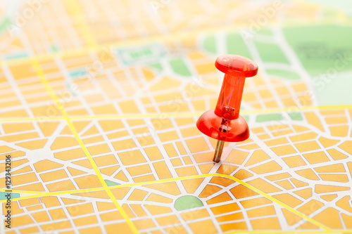 Fotografi pushpin on map