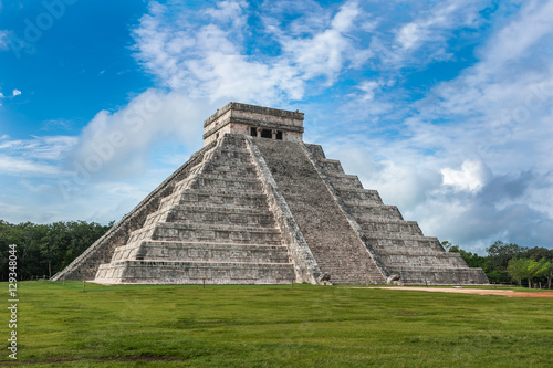 El Castillo or Temple of Kukulkan pyramid, Chichen Itza, Yucatan