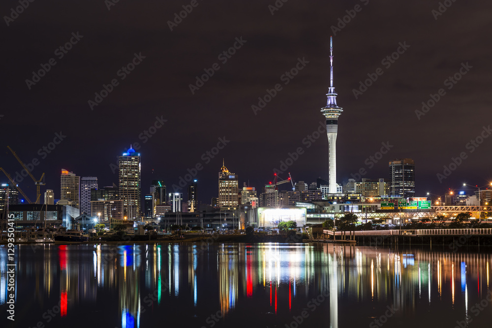 Naklejka premium Blue hour from Westhaven Bay