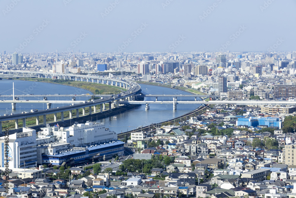 Obraz premium 東京の街並 俯瞰から マンション 戸建て混在 江戸川区 新小岩 亀有方面 荒川