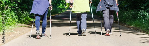 nordic walking in der gruppe