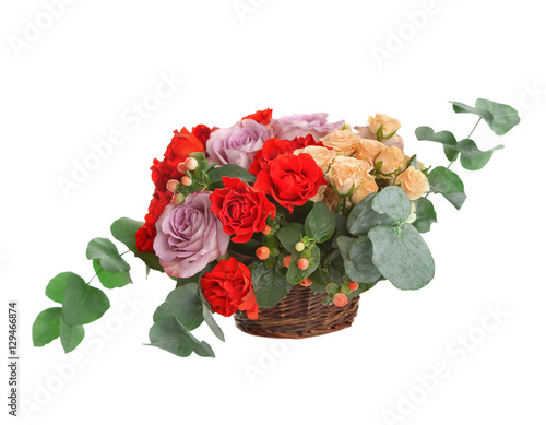 Fototapeta Naklejka Na Ścianę i Meble -  Beautiful roses bouquet, isolated on white