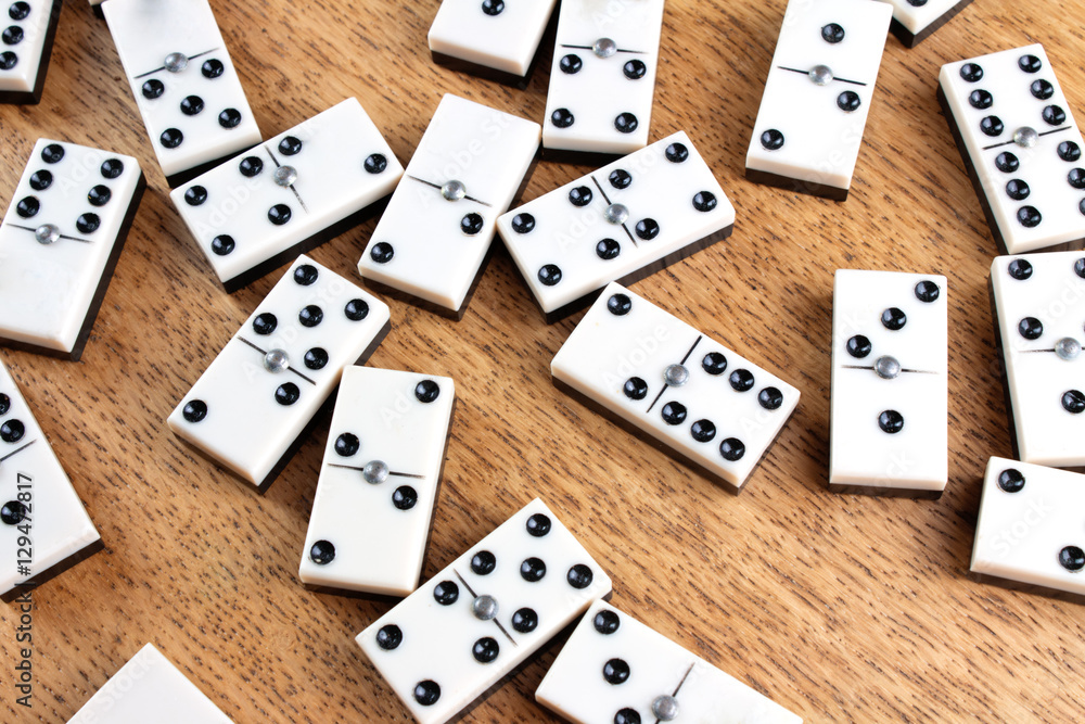 Domino Domino