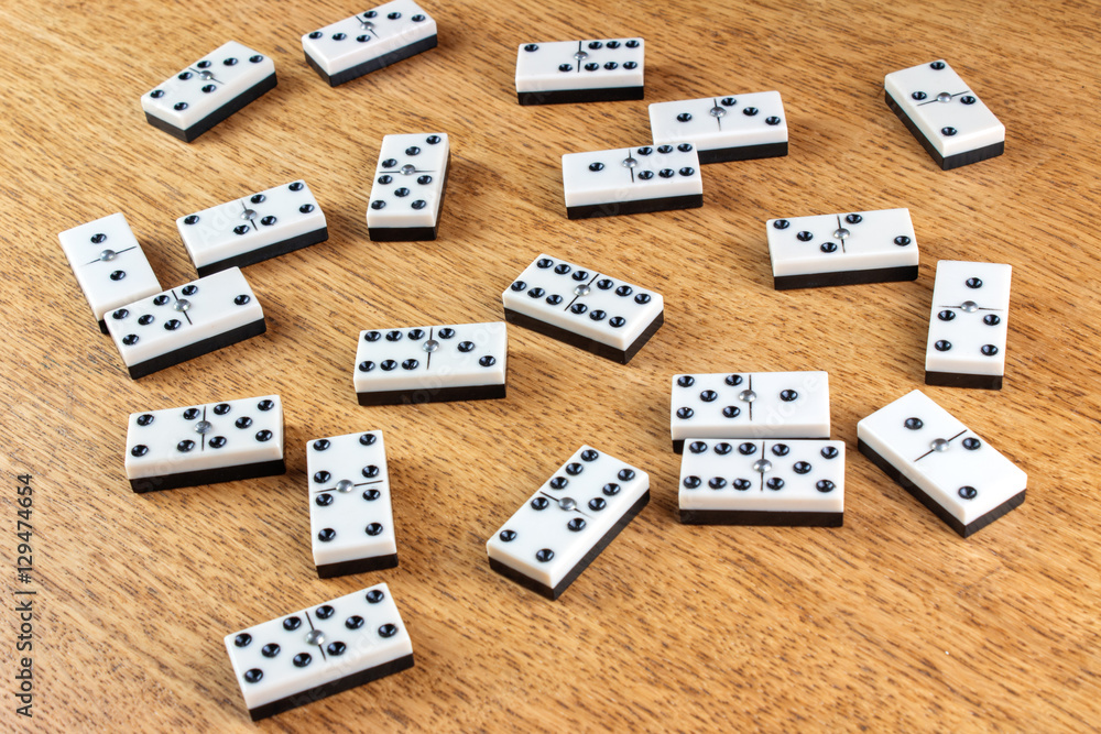 Domino Domino