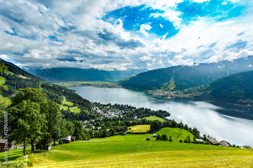 Schilderij op canvas View over Zeller See lake