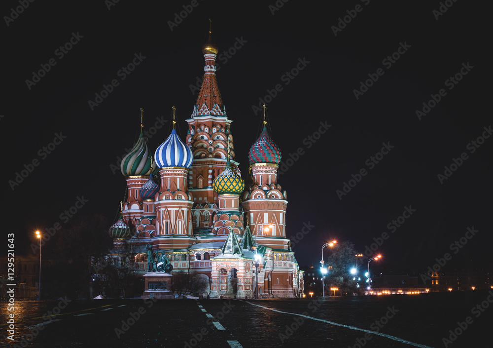 Fototapeta premium Moscow, Russia, Red square,view of St. Basil's Cathedral at night 