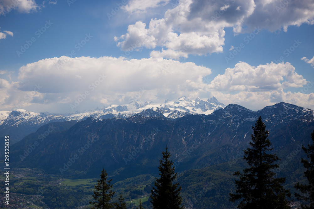 Alpenlandschaft von einer Alm in Österreich Alpenlandschaft von einer Alm in Österreich