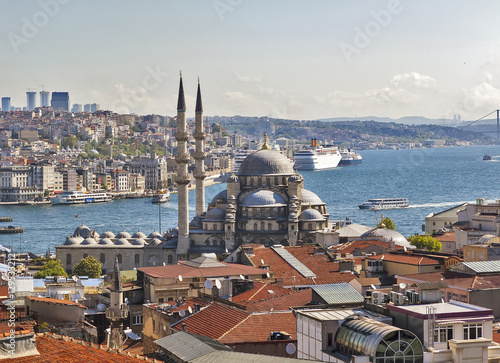 Новая мечеть и залив Золотой Рог. Стамбул. Турция