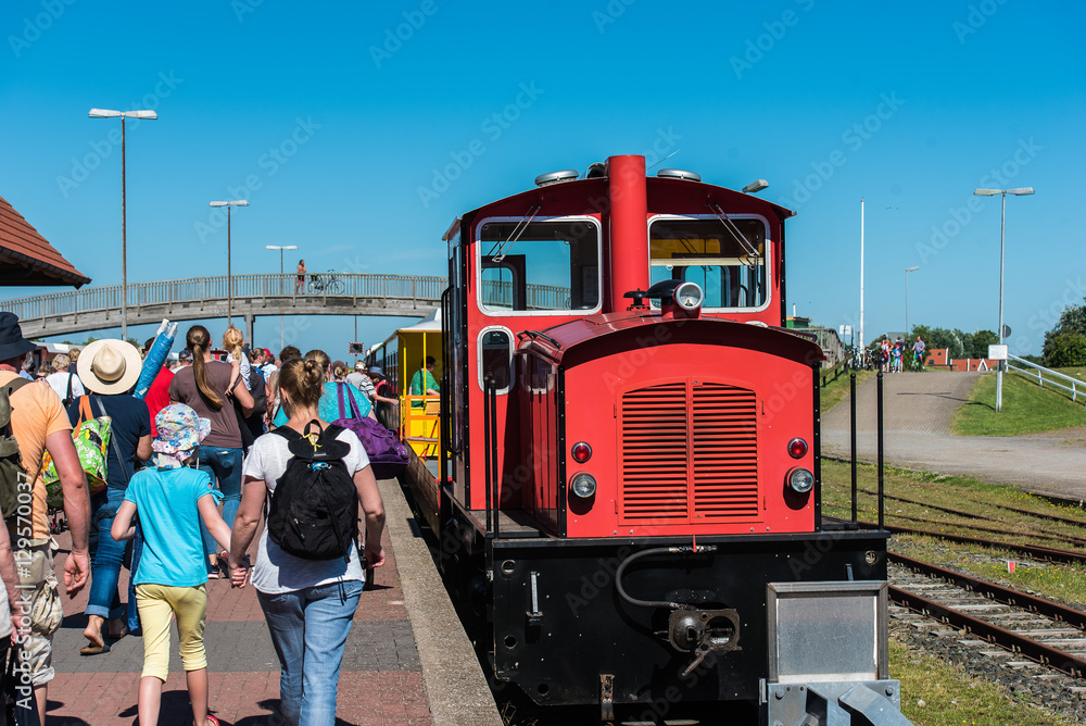 Obraz premium Kolej na wyspę Langeoog