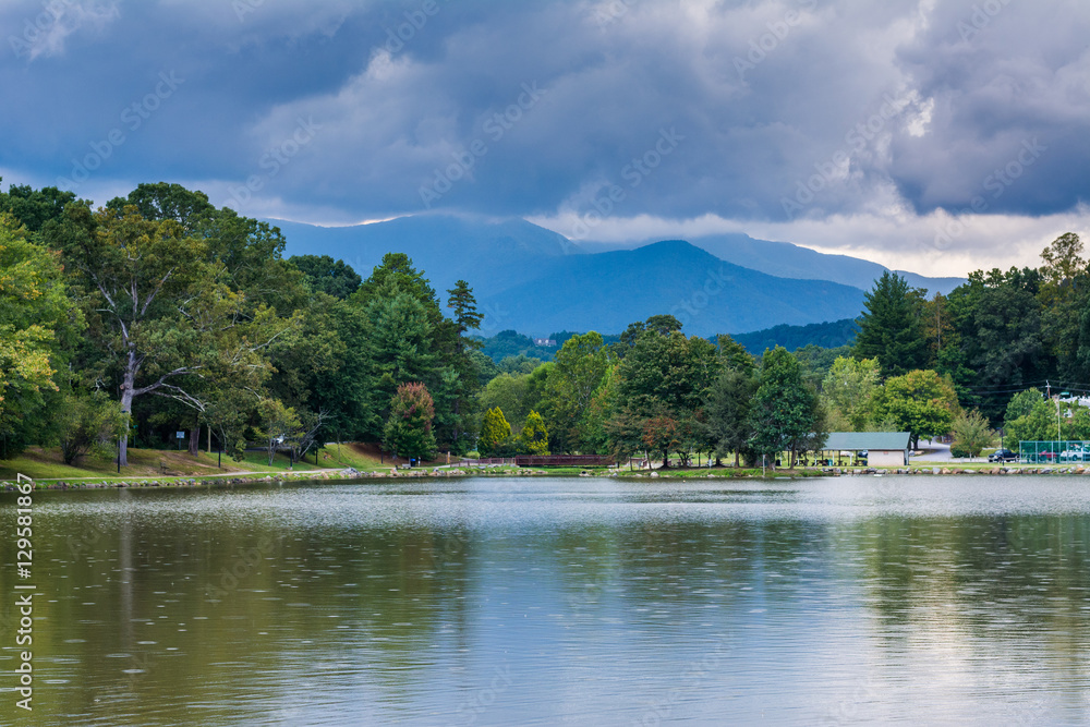 Lake Tomahawk, in Black Mountain, North Carolina. Lake Tomahawk, in Black Mountain, North Carolina.