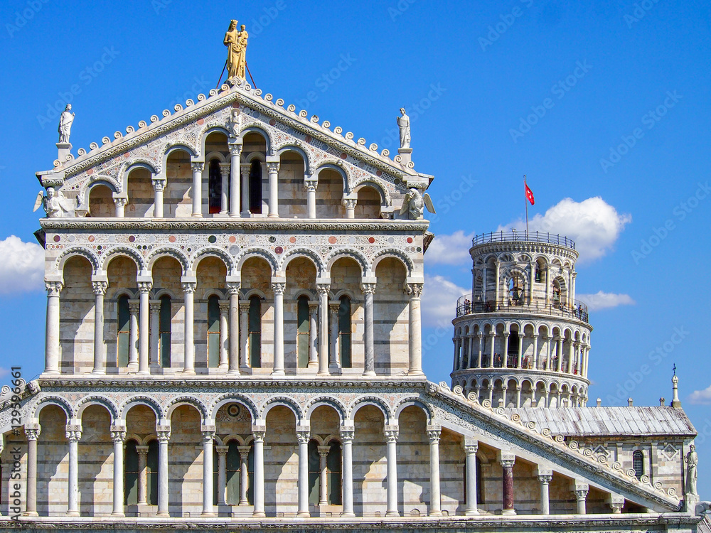 Naklejka premium Leaning Tower of Pisa and Duomo