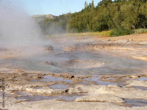 Ende einer Eruption des Geysirs Strokkur in Island