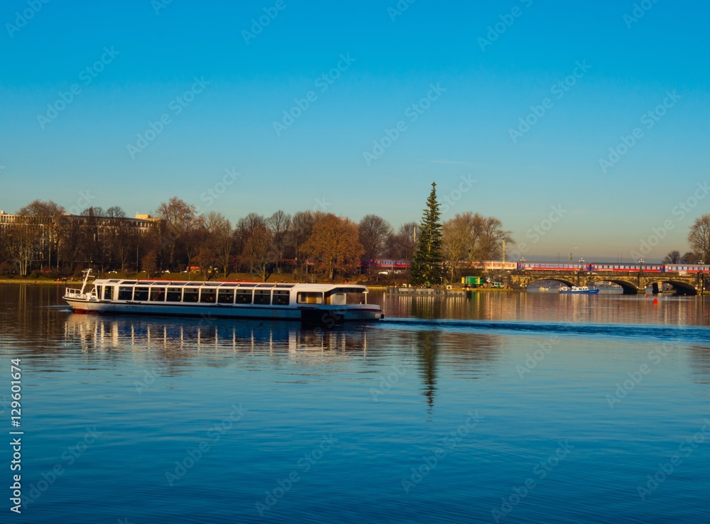 Fototapeta premium Hamburger Alster Weihnachtszeit