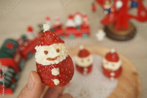 Cute Little Ichigo Strawberry and Cream Santa Claus - a healthy Christmas Treat