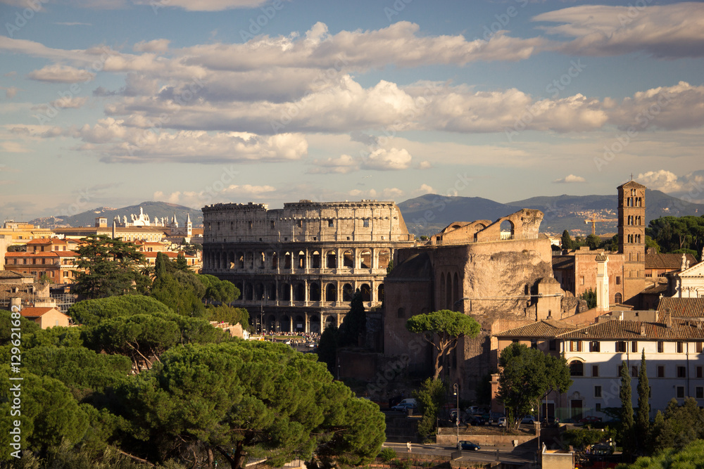 Obraz premium Colosseum in the afternoon