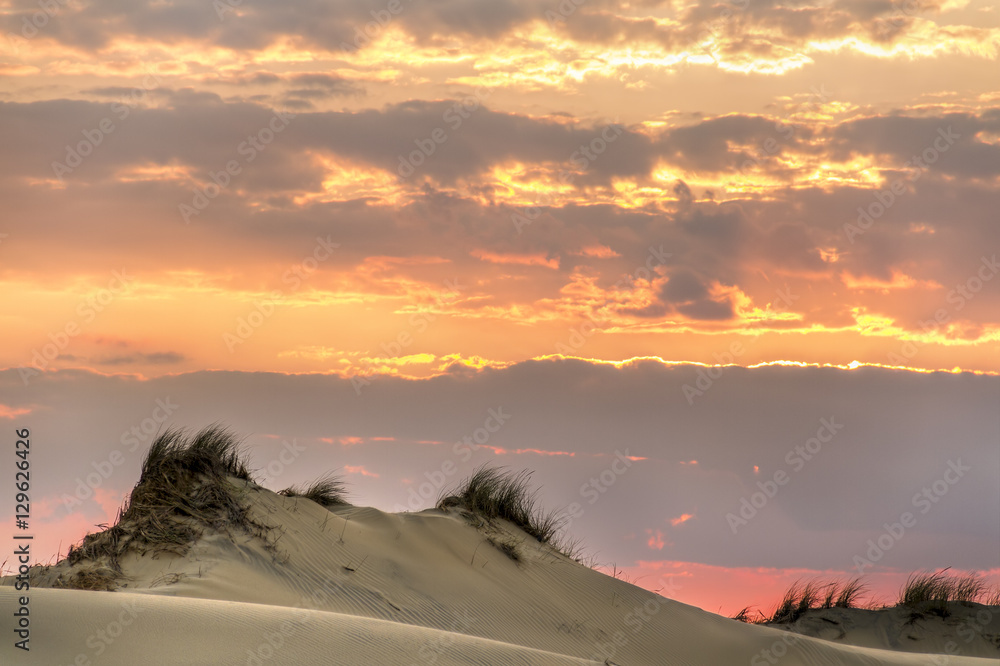Obraz premium Jockeys Ridge Sundown - Nags Head, North Carolina