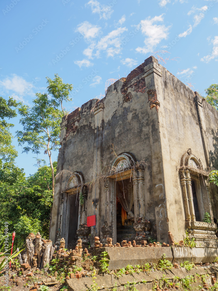 KANCHANABURI, Buddhist Temple abandoned location Sagklaburi at K