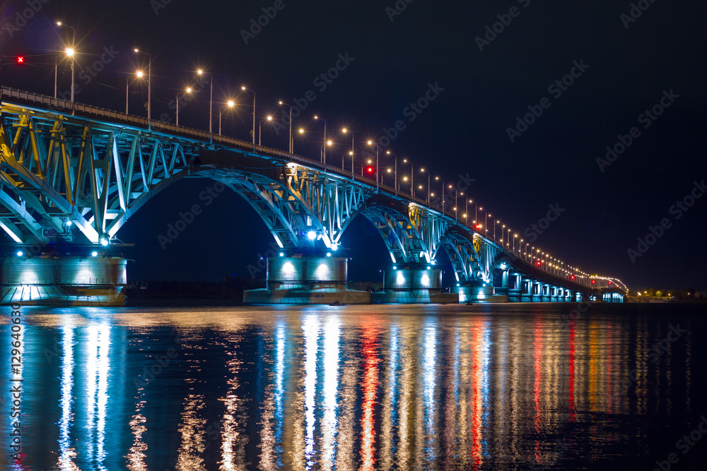 Obraz premium Night bridge with illumination 