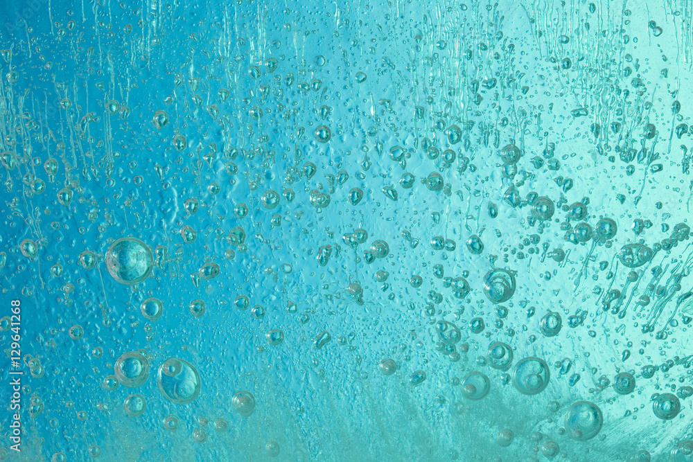 氷の中の泡 氷の中の泡