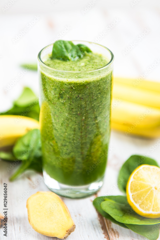 Freshly Made Healthy Green Smoothie Freshly Made Healthy Green Smoothie
