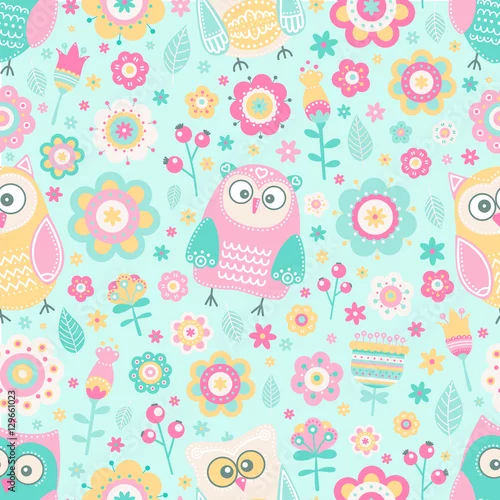 Fototapeta Ładna płaska sowa. Wektorowy bezszwowy wzór z ptakami i kwiatami. Pastelowe kolory - różowy, żółty, zielony, szary i biały. Słodkie tło dla dzieci. Płaski styl.