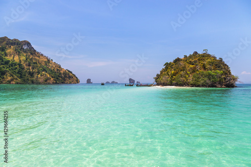   view of small tropical island on the andaman sea in Thailand. © Soonthorn