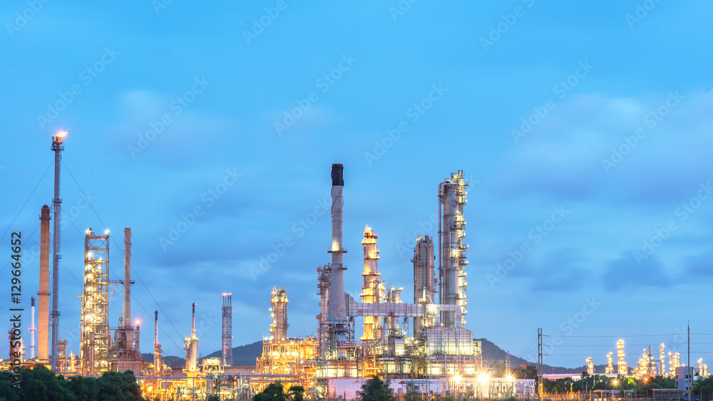 Obraz premium Oil refinery industry