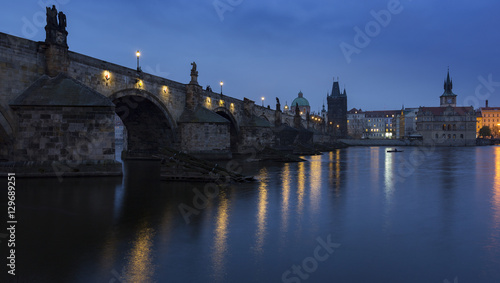 die Karlsbrücke in Prag