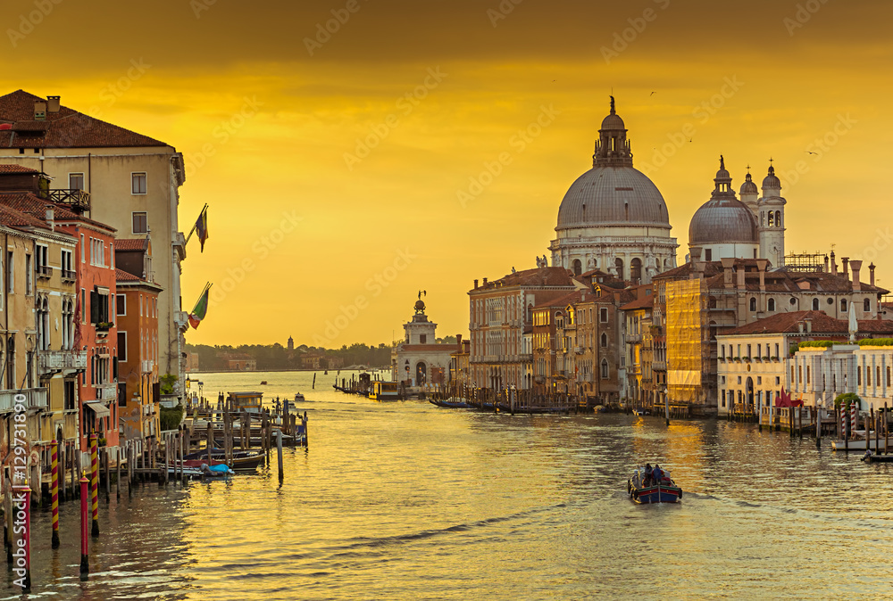 Canale Grande in Venedig bei Sonnenaufgang