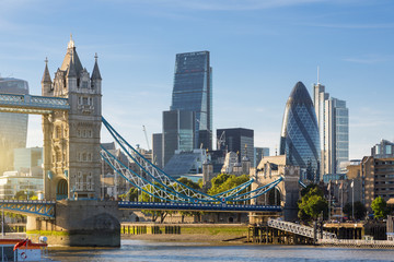 Wandcirkels Londen Financial District met Tower Bridge  © s4svisuals