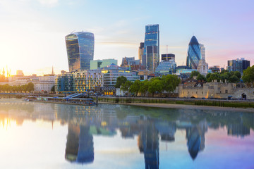 Wandcirkels Londen Skyline Londen met moderne wolkenkrabbers  © s4svisuals