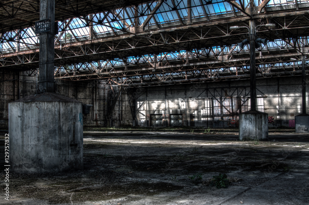Abandonned Hangar with a roof structure Eiffel