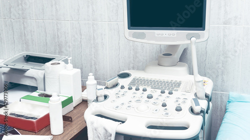 Medical office with ultrasonic scanning equipment © acherst