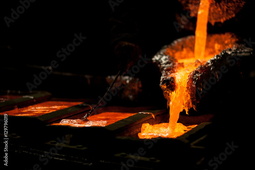 Canvastavla Molten metal at aluminium foundry. Master alloys