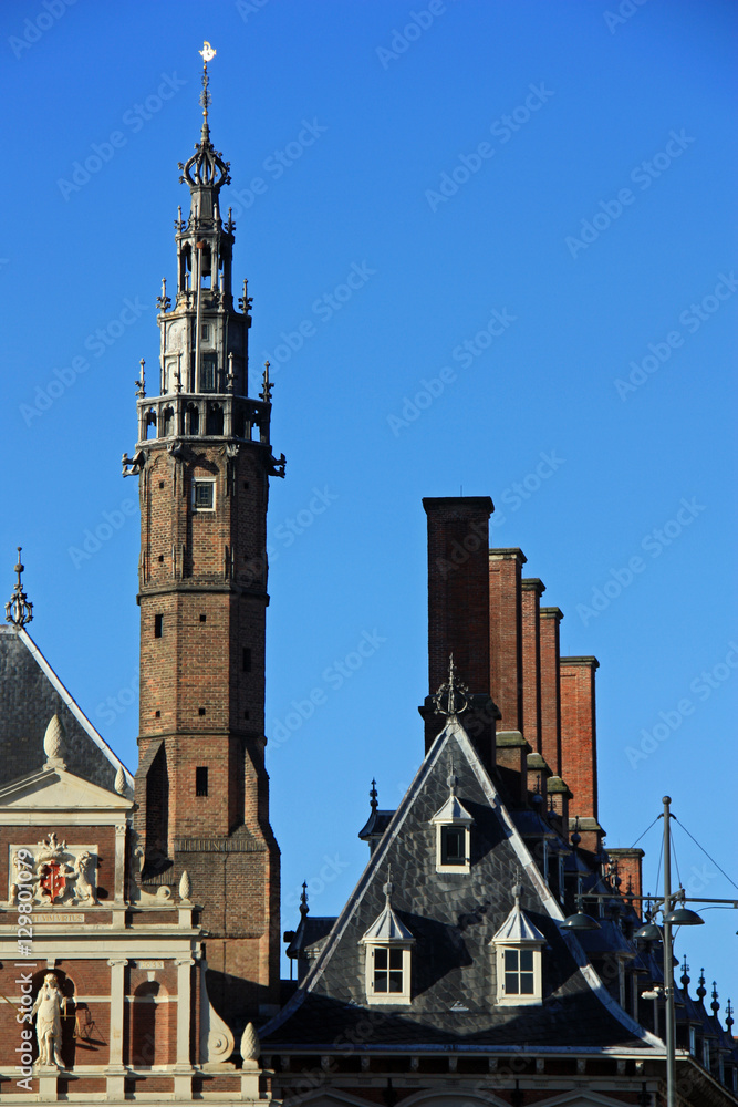 Obraz premium Beffroi de l'hôtel de ville à Haarlem, Pays-Bas