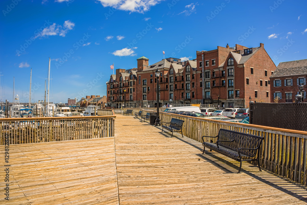 Long Wharf and Customhouse Block with ferries in Charles River
